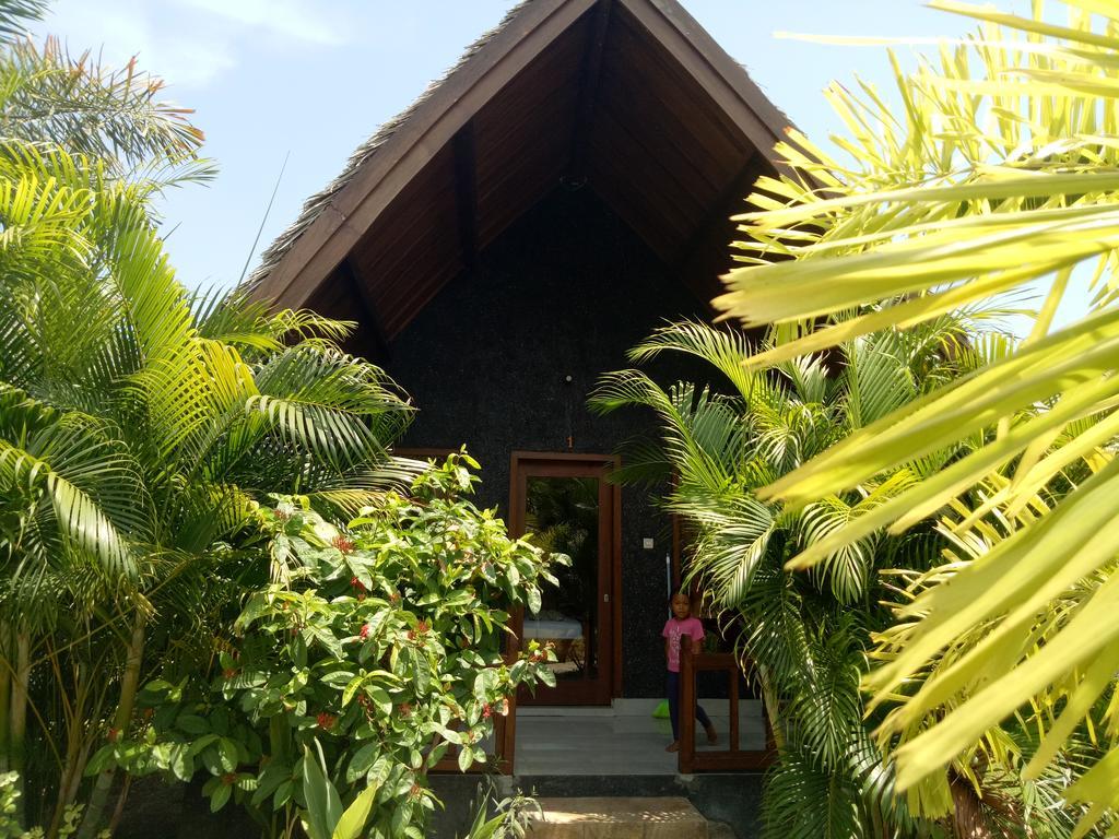 Rose Bungalow Hotel Pemenang Exterior foto